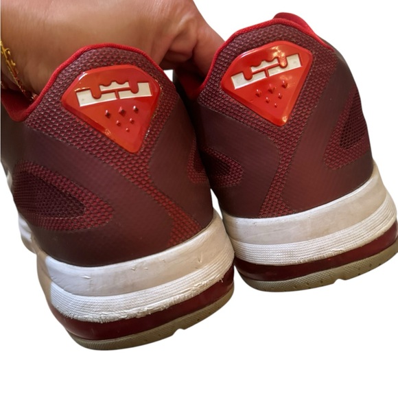 NIKE LeBron Low Cherry MENS 14 Basketball Shoes 510811-600 FAST SHIPPING - Picture 8 of 8